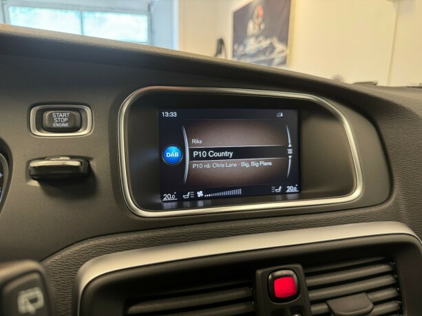 volvo-v40-cross-country-bensin-2018-big-13