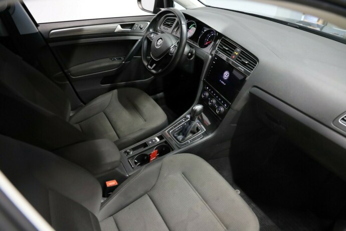 volkswagen-golf-elektrisitet-2020-big-6