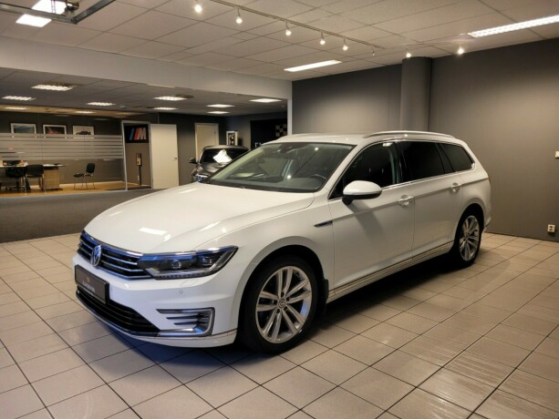 volkswagen-passat-elektrisitetbensin-2018-big-6