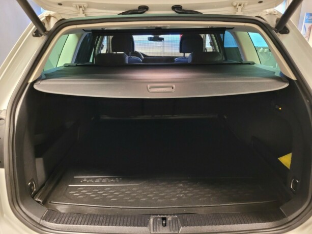 volkswagen-passat-elektrisitetbensin-2018-big-20
