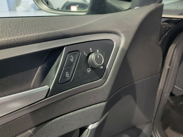 volkswagen-golf-elektrisitet-2020-big-18
