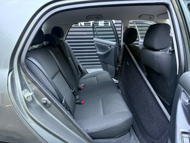 toyota-corolla-bensin-2006-big-22