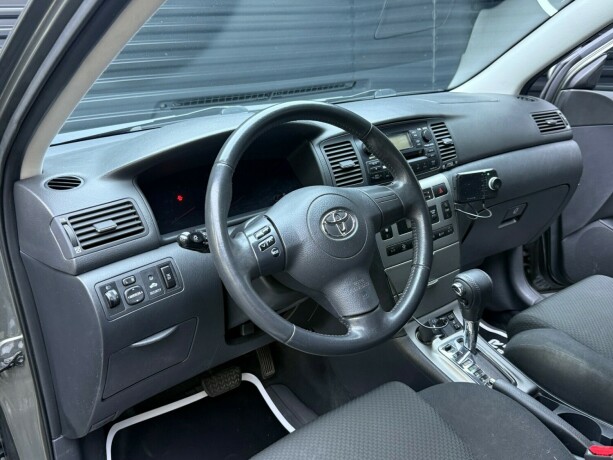 toyota-corolla-bensin-2006-big-10