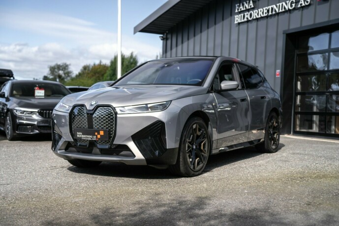bmw-ix-m60-elektrisitet-2022-big-3