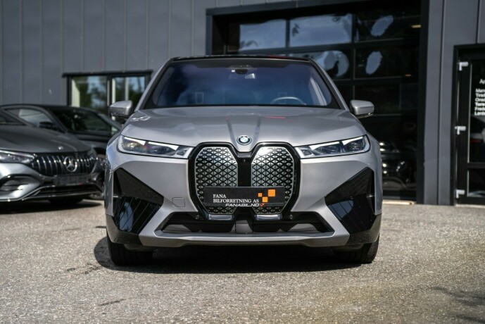 bmw-ix-m60-elektrisitet-2022-big-2