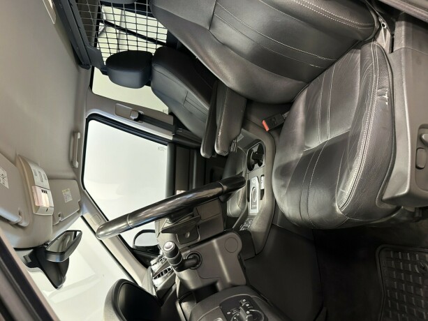 land-rover-discovery-diesel-2014-big-24