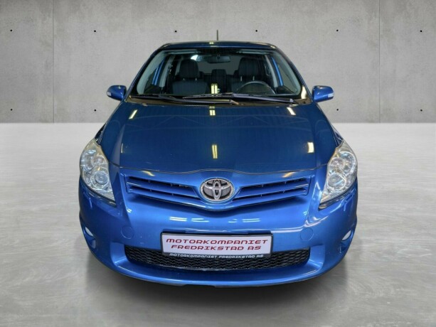 toyota-auris-diesel-2010-big-8