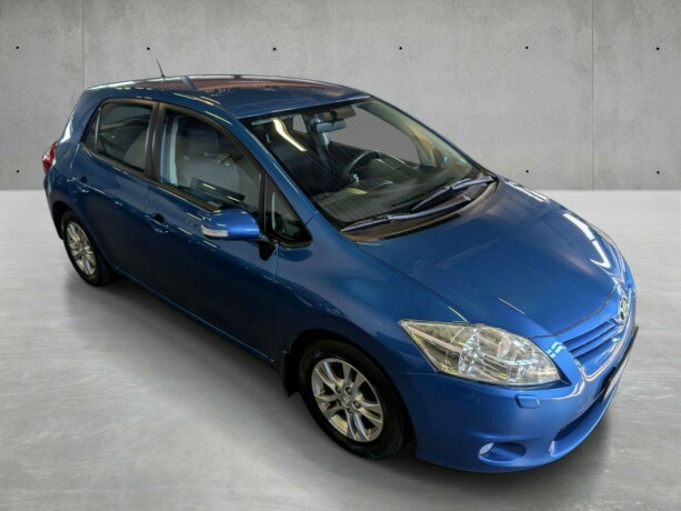 toyota-auris-diesel-2010-big-5