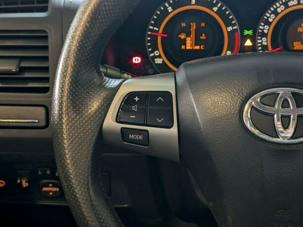toyota-auris-diesel-2010-big-24