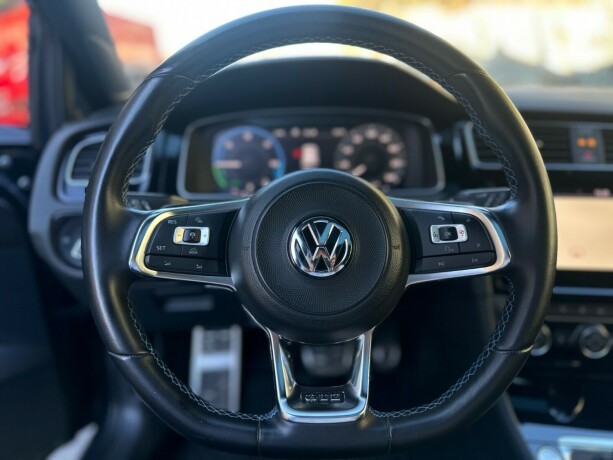 volkswagen-golf-elektrisitetbensin-2018-big-24