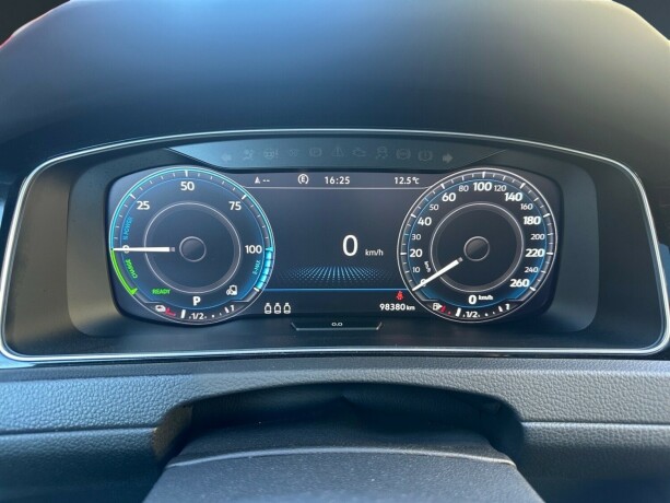 volkswagen-golf-elektrisitetbensin-2018-big-17