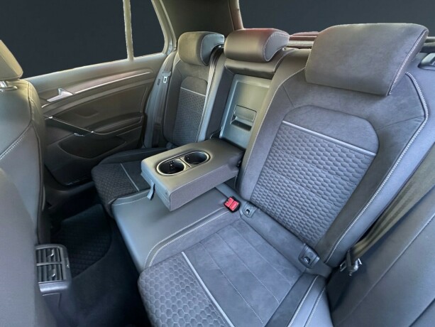 volkswagen-golf-elektrisitetbensin-2018-big-14