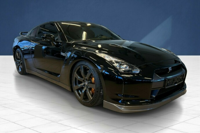 nissan-gt-r-bensin-2009-big-1