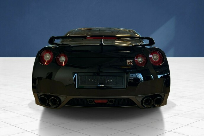 nissan-gt-r-bensin-2009-big-5
