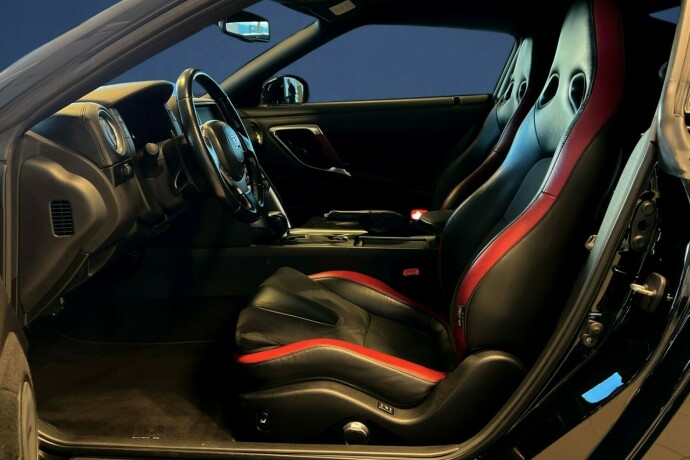 nissan-gt-r-bensin-2009-big-10