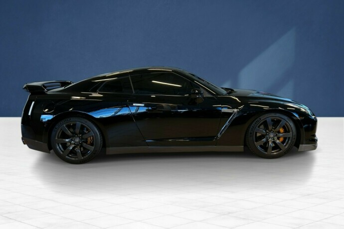 nissan-gt-r-bensin-2009-big-2