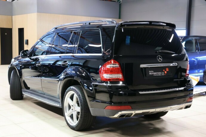 mercedes-benz-gl-bensin-2011-big-1