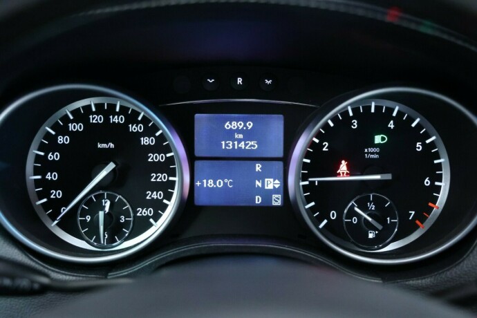 mercedes-benz-gl-bensin-2011-big-14