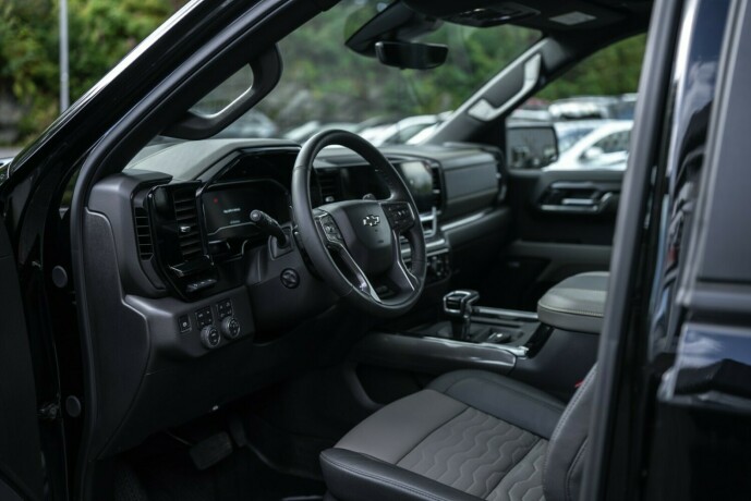 chevrolet-silverado-diesel-2025-big-4