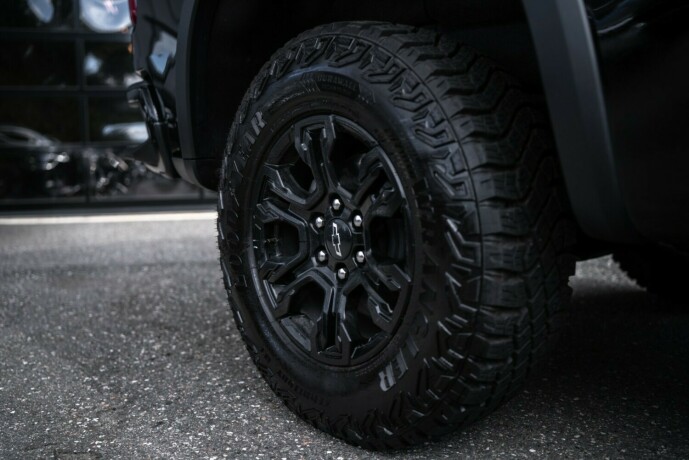 chevrolet-silverado-diesel-2025-big-34