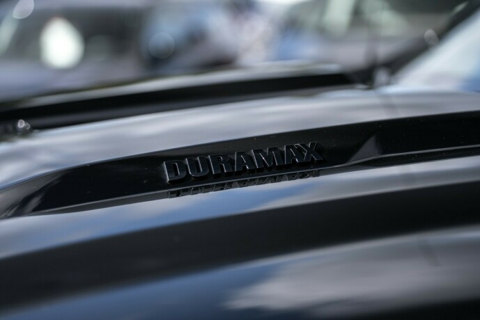chevrolet-silverado-diesel-2025-big-38
