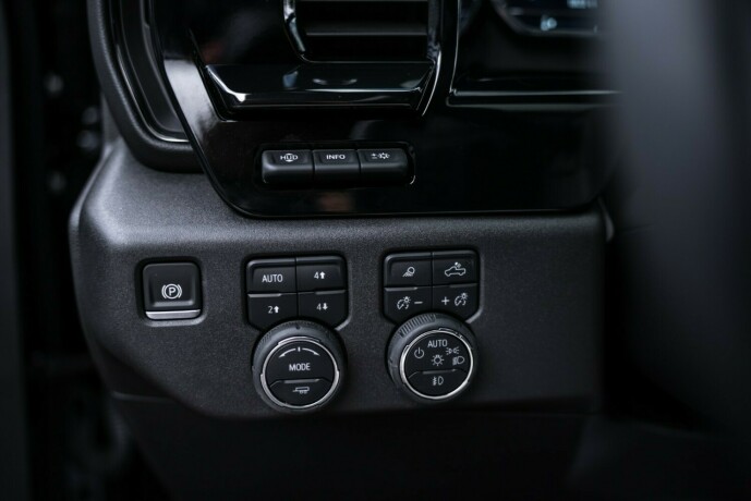 chevrolet-silverado-diesel-2025-big-12