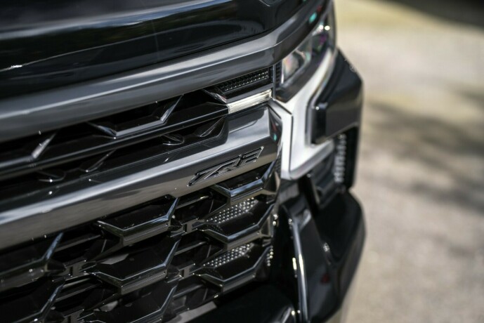 chevrolet-silverado-diesel-2025-big-39