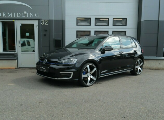 volkswagen-golf-elektrisitetbensin-2016-big-0