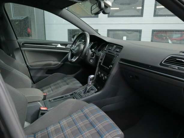 volkswagen-golf-elektrisitetbensin-2016-big-11