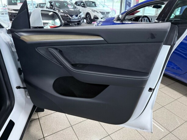 tesla-model-y-elektrisitet-2023-big-26