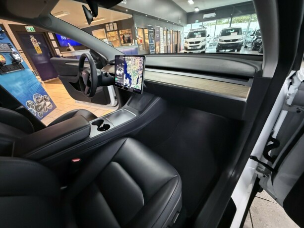 tesla-model-y-elektrisitet-2023-big-28