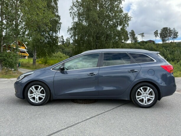 kia-cee039d-bensin-2012-big-1