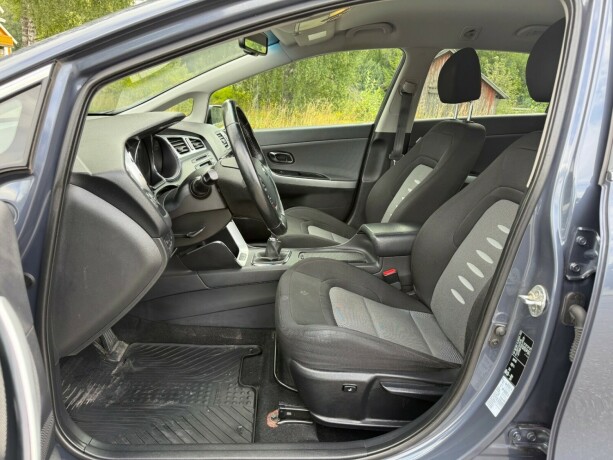 kia-cee039d-bensin-2012-big-23