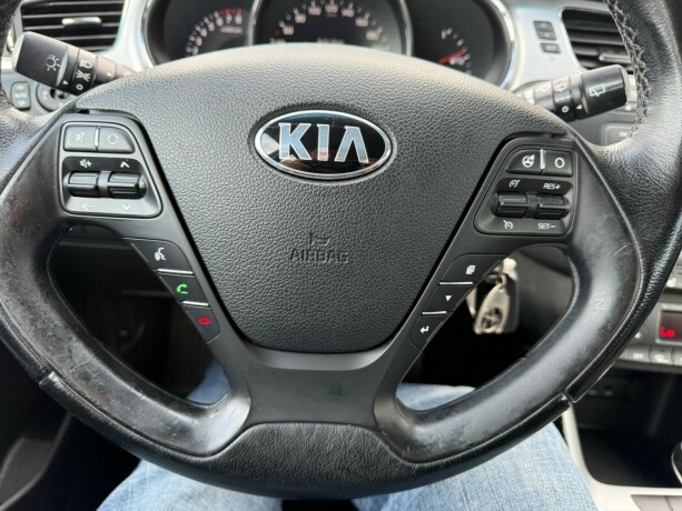 kia-cee039d-bensin-2012-big-9