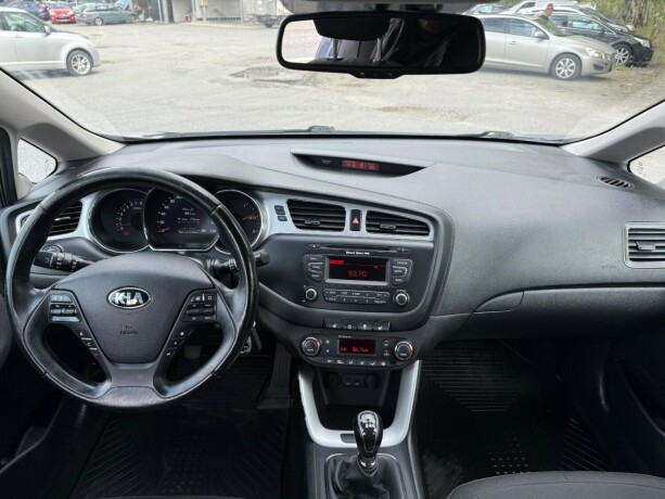 kia-cee039d-bensin-2012-big-8