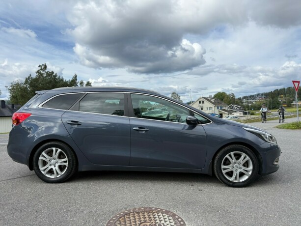 kia-cee039d-bensin-2012-big-5