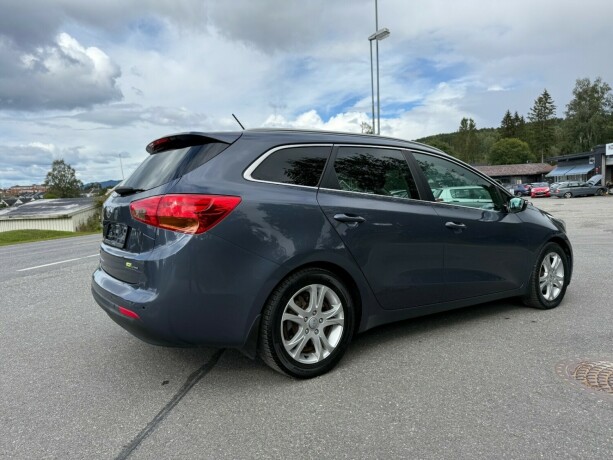 kia-cee039d-bensin-2012-big-4
