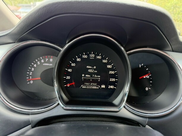 kia-cee039d-bensin-2012-big-10