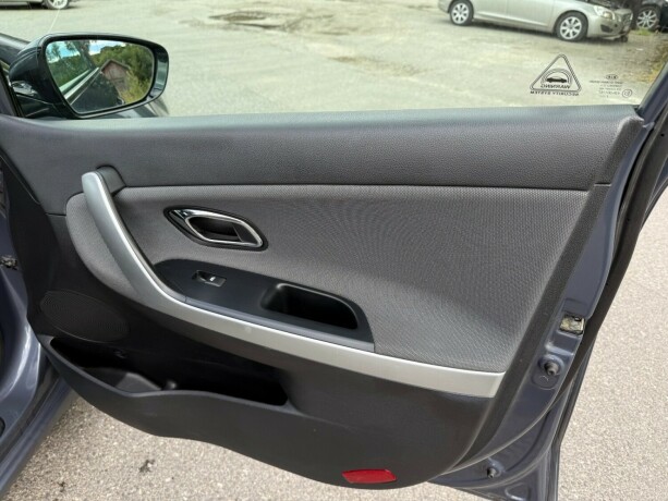 kia-cee039d-bensin-2012-big-16