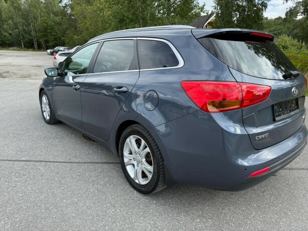 kia-cee039d-bensin-2012-big-2
