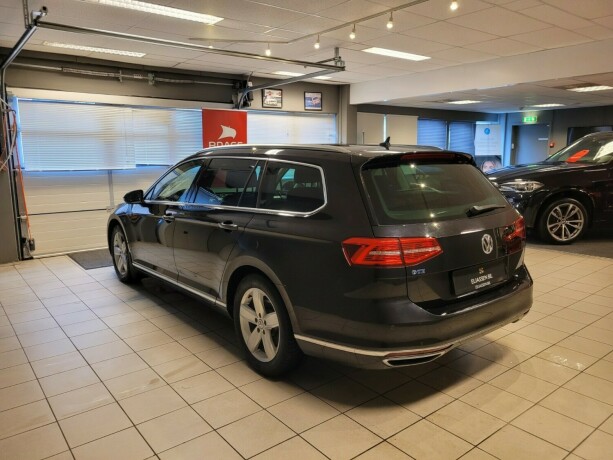 volkswagen-passat-elektrisitetbensin-2017-big-5