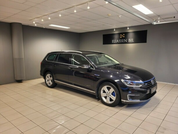 volkswagen-passat-elektrisitetbensin-2017-big-1