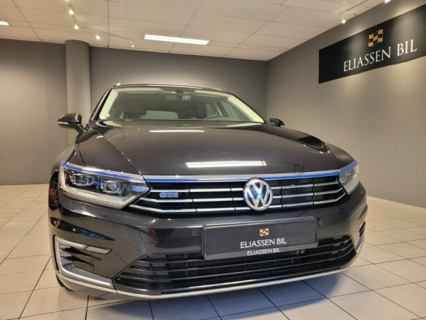 volkswagen-passat-elektrisitetbensin-2017-big-8