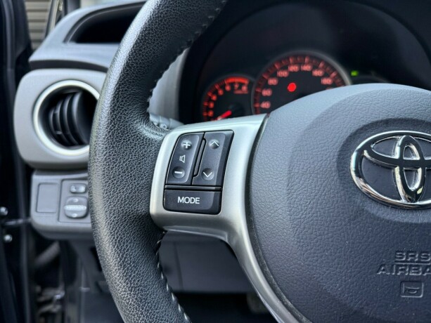 toyota-yaris-bensin-2011-big-14