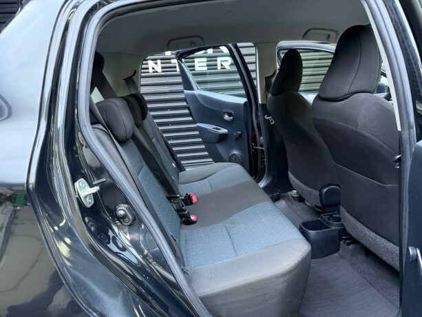 toyota-yaris-bensin-2011-big-29