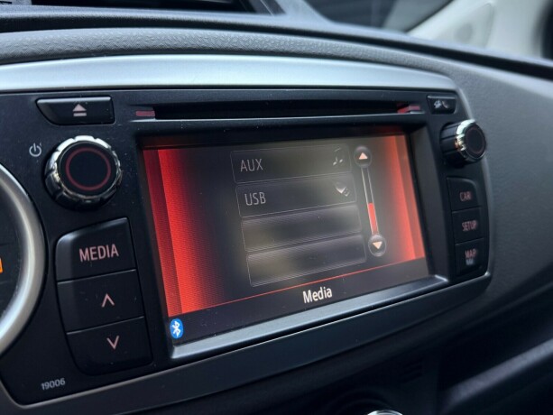 toyota-yaris-bensin-2011-big-19