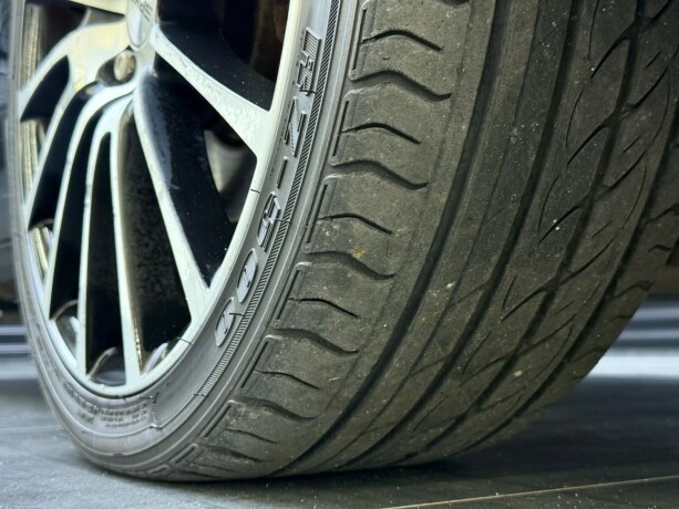 toyota-yaris-bensin-2011-big-8