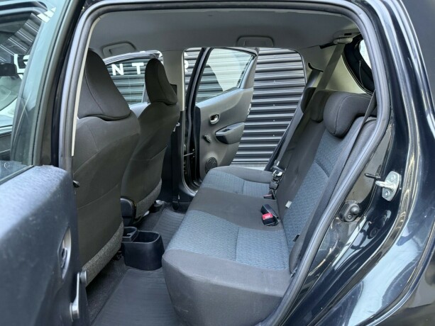 toyota-yaris-bensin-2011-big-28