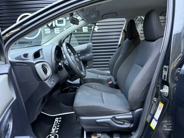 toyota-yaris-bensin-2011-big-26