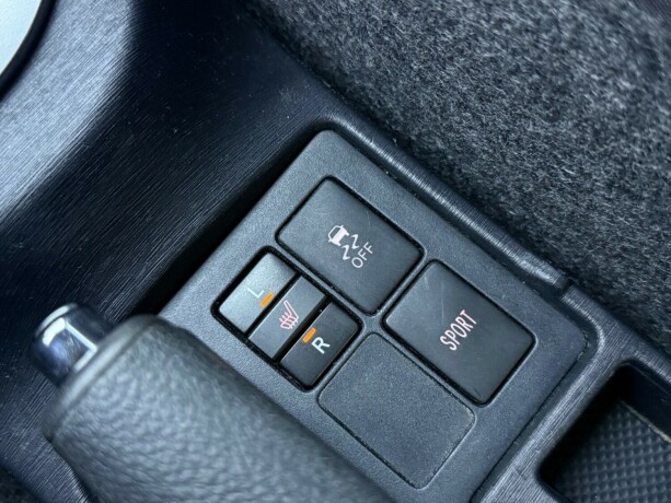 toyota-yaris-bensin-2011-big-25